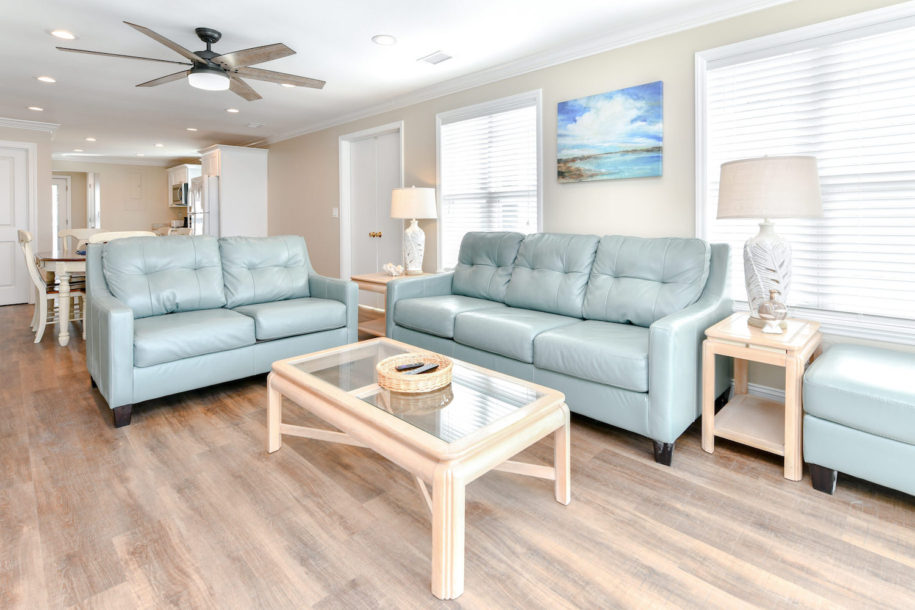 Shutters By The Beach - North Myrtle Beach vacation rental - Living Area